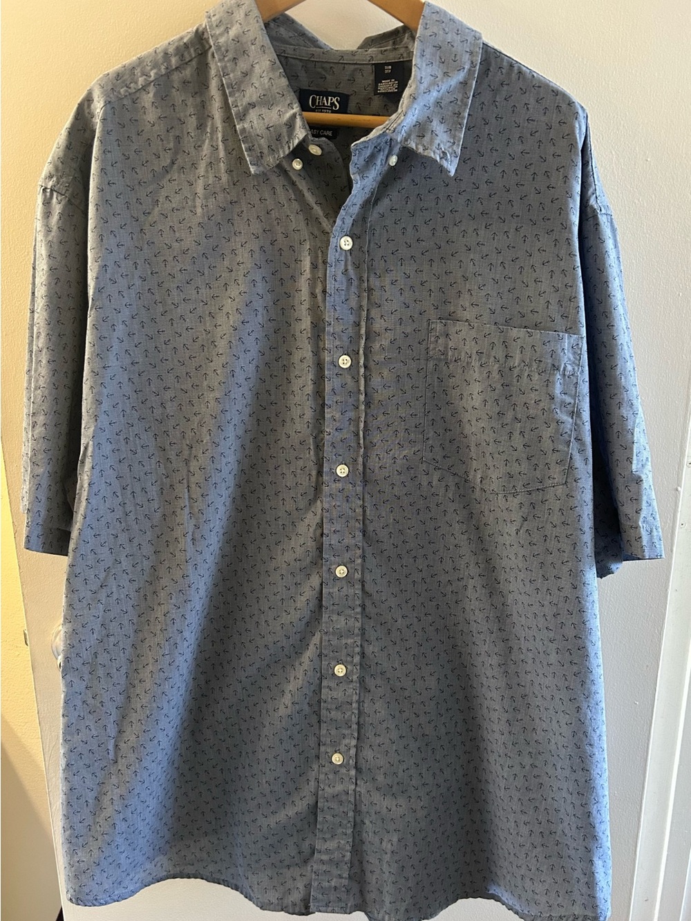 Chaps Men's Light Blue Short-Sleeve Button-Down Shirt with Micro Pattern